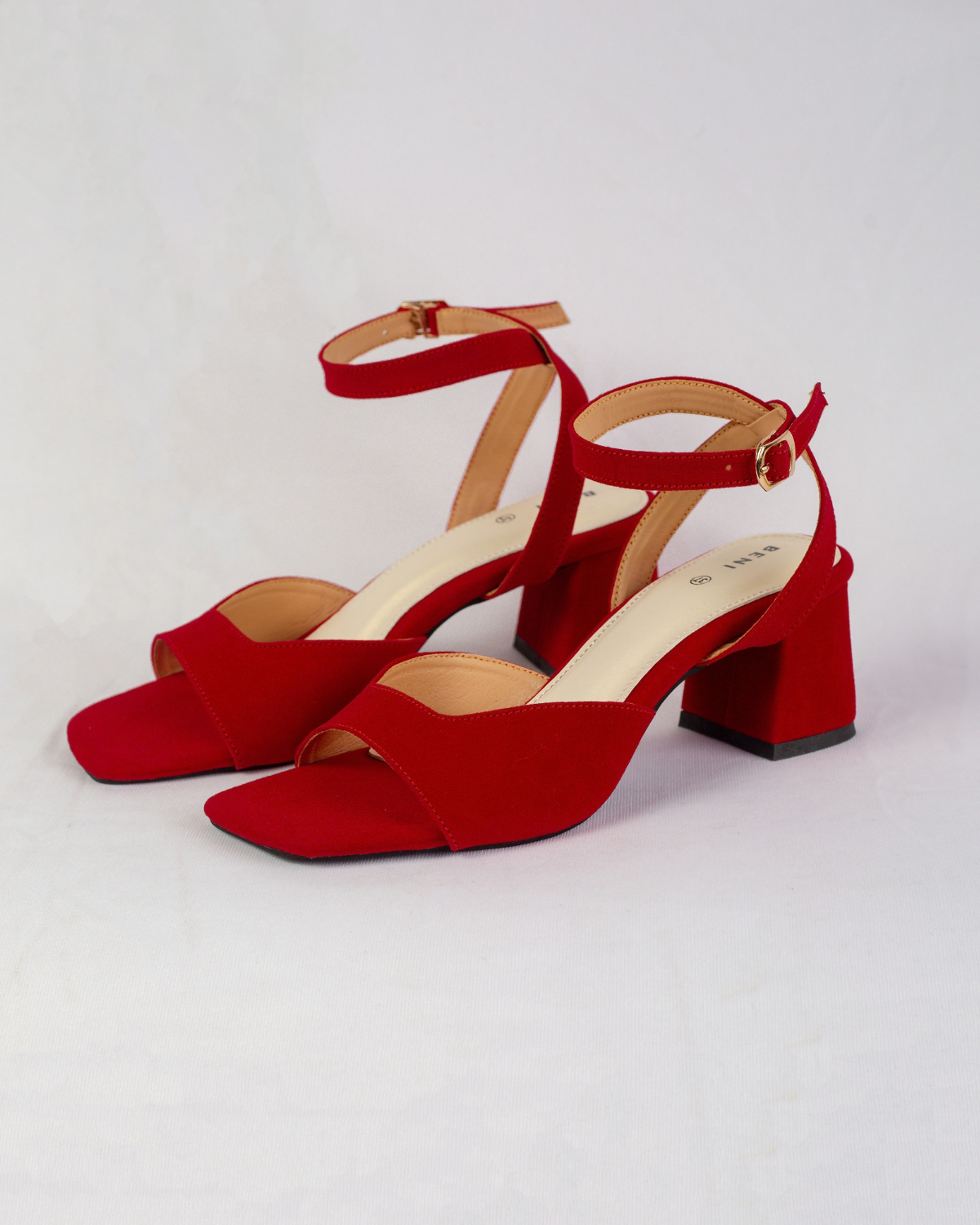 Elara Strap – Classic Red