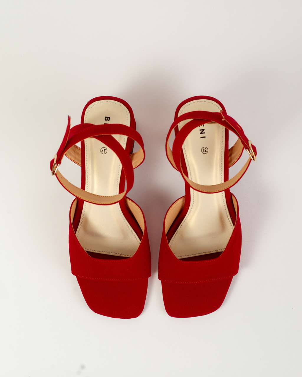 Elara Strap – Classic Red