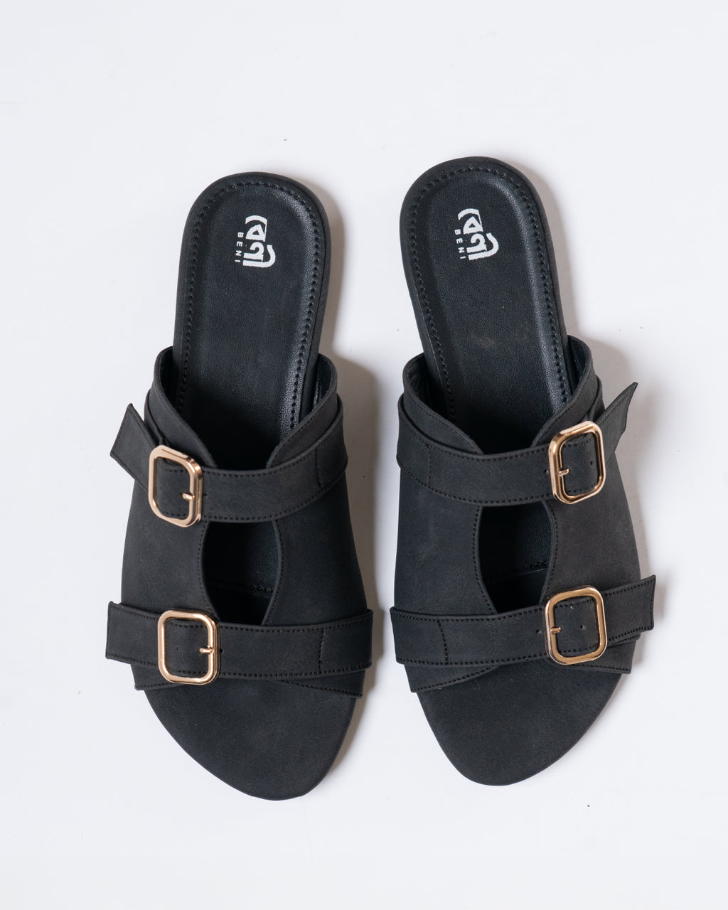 stride-buckle-dusty-black-flat-sandals-urban-commute