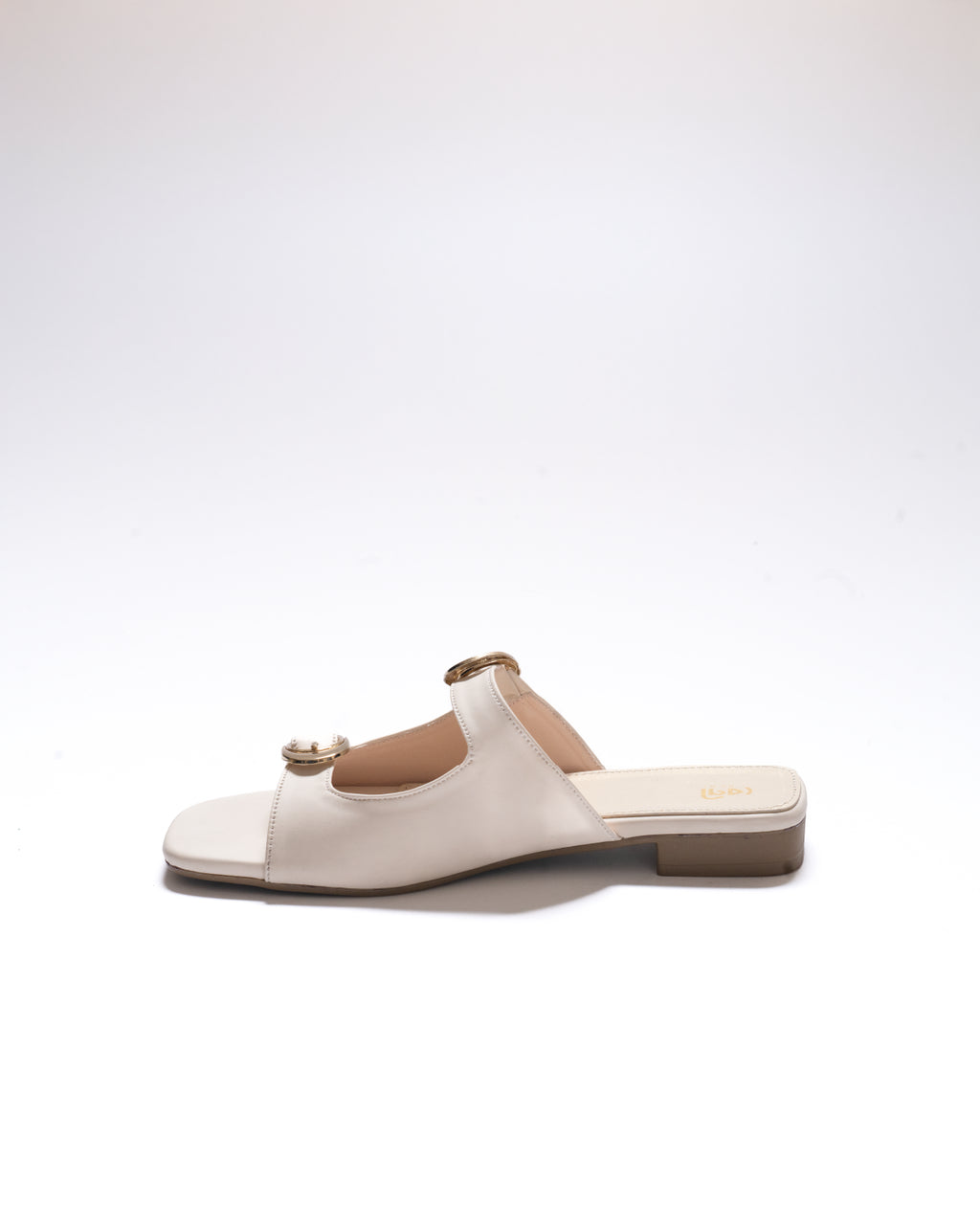 luxe-buckle-aurora-cream-elegant-flat-sandals-chic