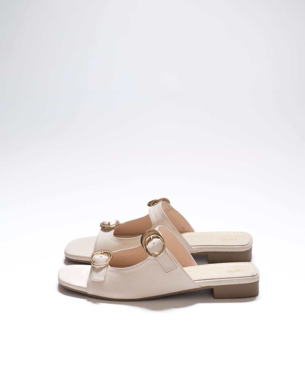 luxe-buckle-aurora-cream-elegant-flat-sandals-chic