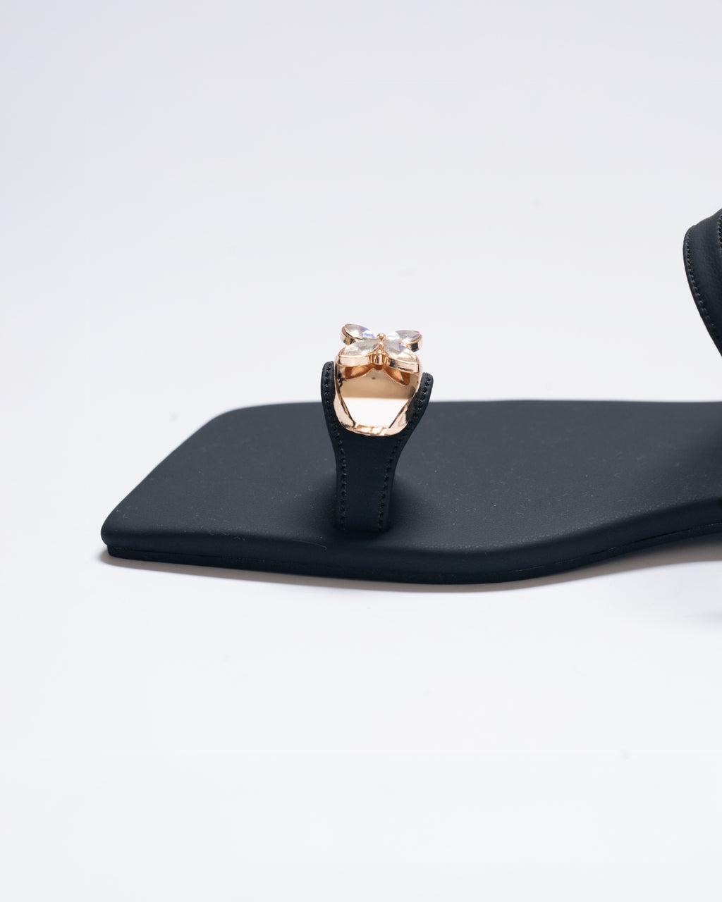 orna-step-carbon-black-essential-flats-daily-wear